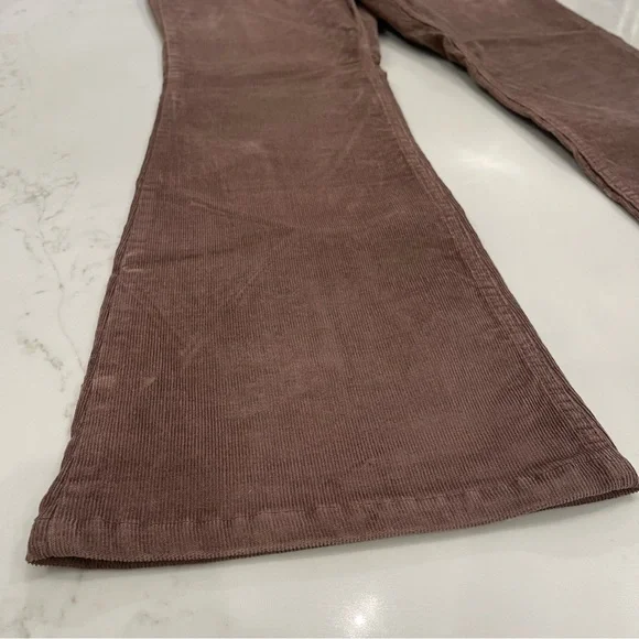 WORN ONCE! Old Navy Woman’s Higher High-Rise Flare Brown Corduroy Pants - Picture 3 of 15